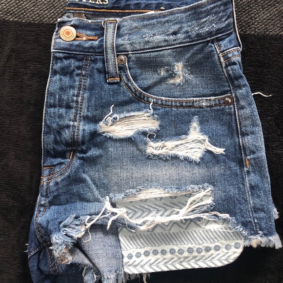 American Eagle mid-rise jean short - Picture 3 of 4